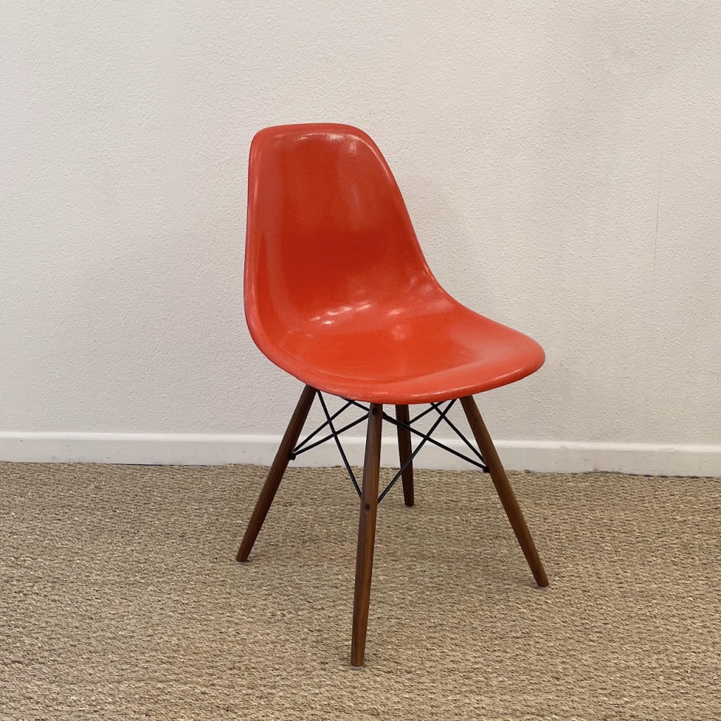 6 chaises Eames DSW rouges