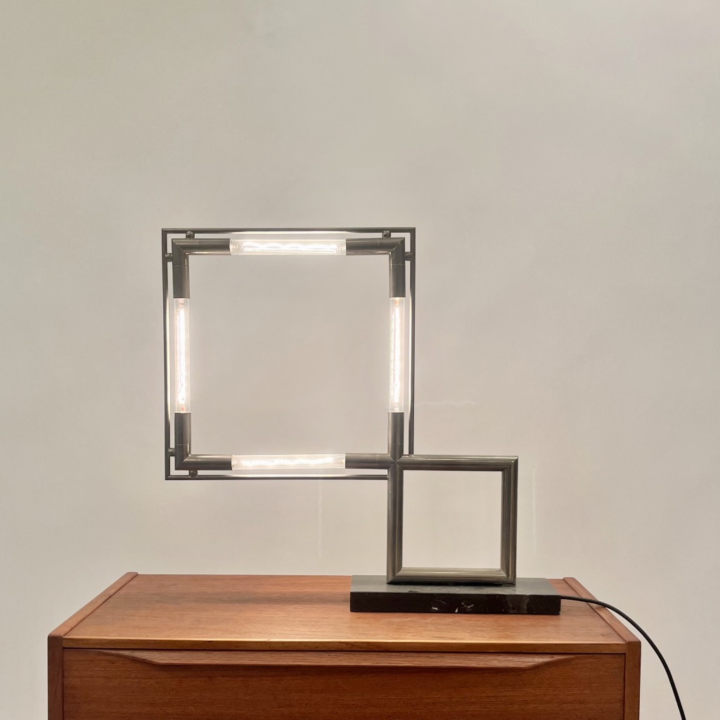 Lampe Quadro de Jacques Adnet