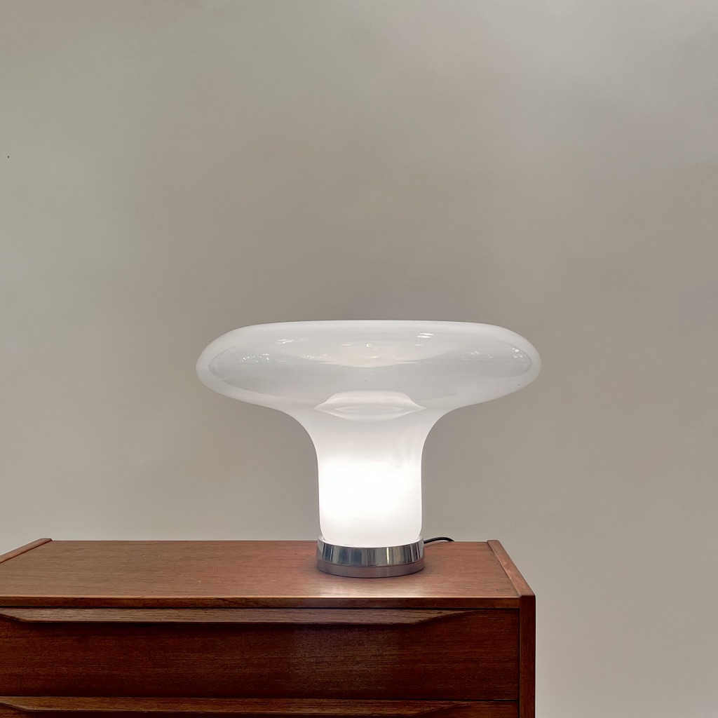 Lampe de table Lesbos de Angelo Mangiarotti