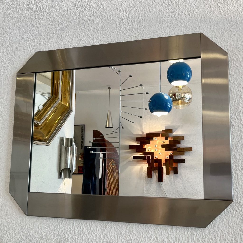Miroir asym&eacute;trique acier bross&eacute; 1970s